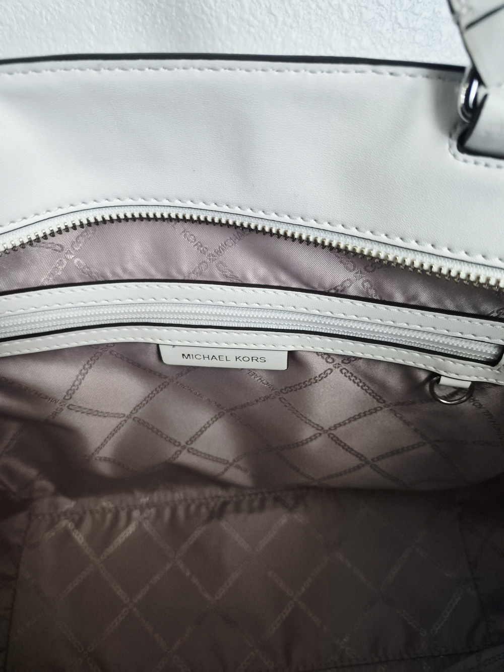 Michael Kors Harrison Large White Leather Tote Bag - Picture 6 of 6
